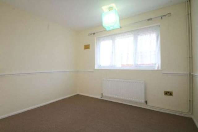  Image of 3 bedroom Apartment to rent in Clun Road Wick Littlehampton BN17 at Littlehampton Wick, BN17 7ET