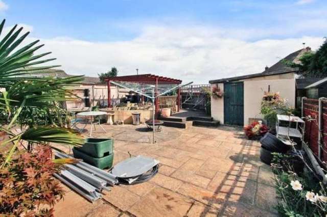  Image of 3 bedroom Apartment to rent in Clun Road Wick Littlehampton BN17 at Littlehampton Wick, BN17 7ET