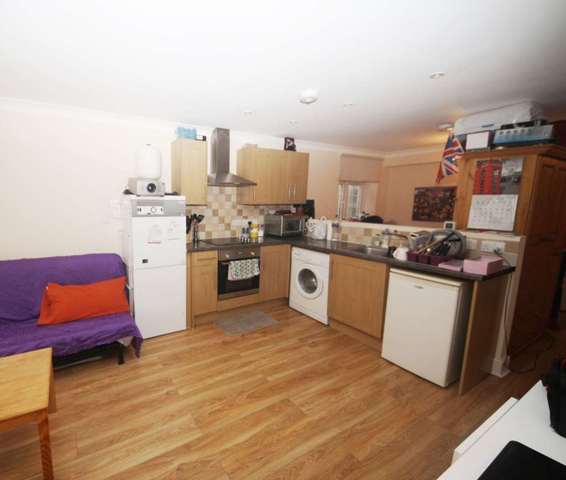  Image of Studio flat to rent in Coldharbour Lane London SW9 at Coldharbour Lane Brixton London, SW9 8QH