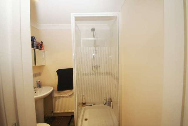  Image of Studio flat to rent in Coldharbour Lane London SW9 at Coldharbour Lane Brixton London, SW9 8QH