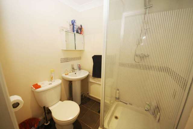  Image of Studio flat to rent in Coldharbour Lane London SW9 at Coldharbour Lane Brixton London, SW9 8QH