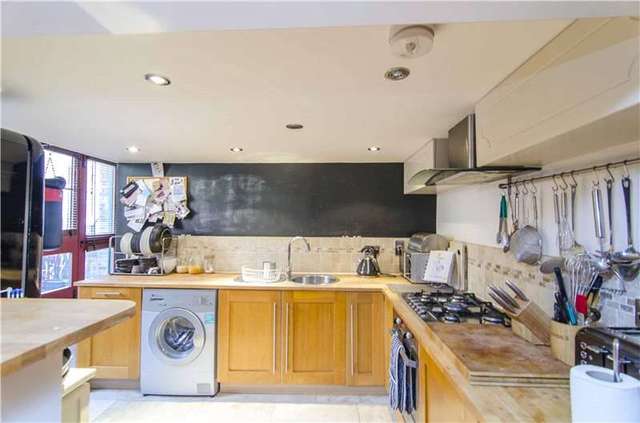  Image of 1 bedroom Flat for sale in Morris Road London E14 at 45 Morris Road London All Saints, E14 6PA