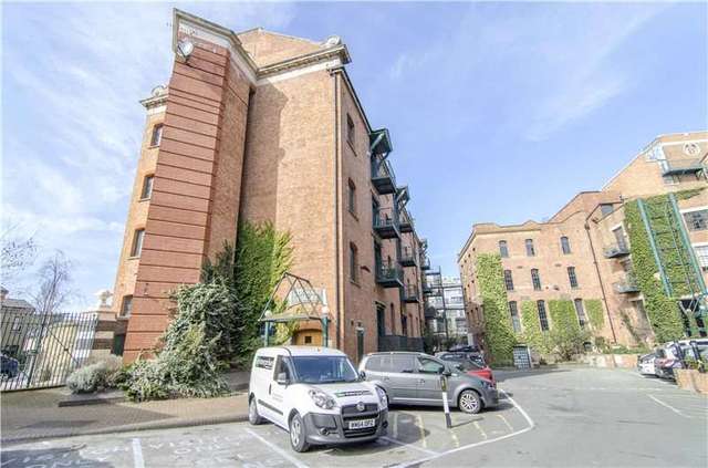  Image of 1 bedroom Flat for sale in Morris Road London E14 at 45 Morris Road London All Saints, E14 6PA
