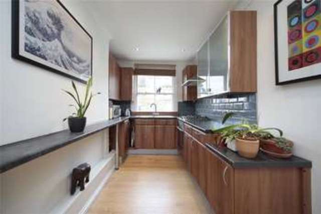  Image of 1 bedroom Flat to rent in Cologne Road London SW11 at Battersea London Clapham Junction, SW11 2AH