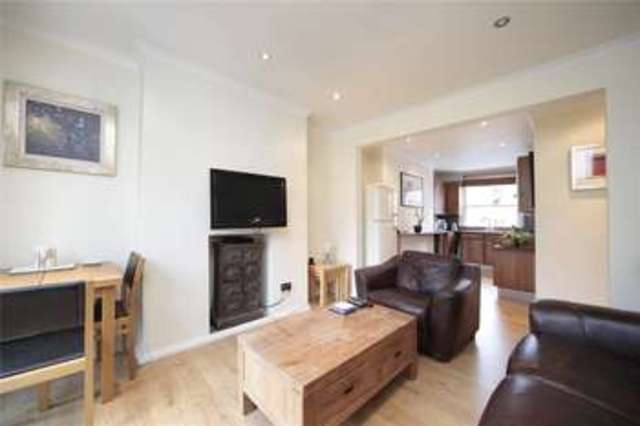  Image of 1 bedroom Flat to rent in Cologne Road London SW11 at Battersea London Clapham Junction, SW11 2AH