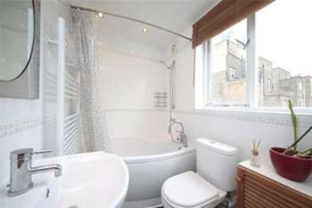  Image of 1 bedroom Flat to rent in Cologne Road London SW11 at Battersea London Clapham Junction, SW11 2AH