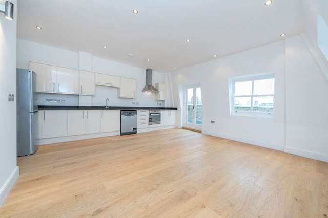  Image of 3 bedroom Flat for sale in Commercial Road London E1 at Aldgate East, E1 1NL