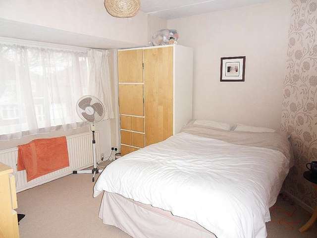  Image of 3 bedroom Property to rent in Cottesbrook Road Acocks Green Birmingham B27 at COTTESBROOK ROAD  BIRMINGHAM, B27 6LE