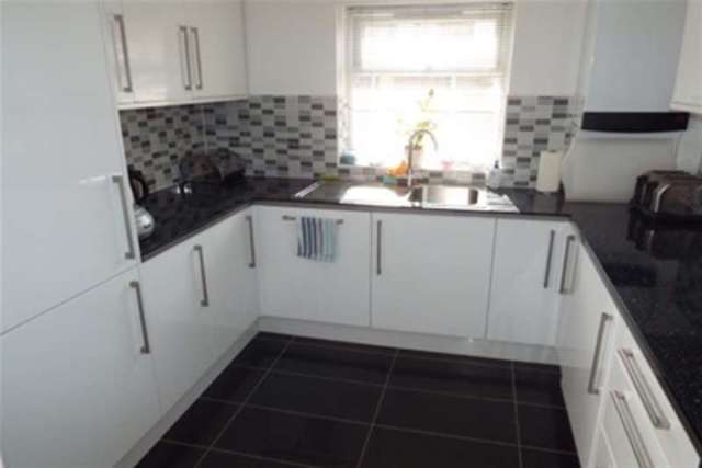  Image of 3 bedroom Detached house to rent in Craigdale Road Hornchurch RM11 at Hornchurch, RM11 1AE