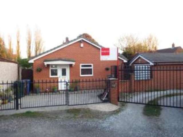  Image of 2 bedroom Bungalow for sale in Cranbourne Road Ashton-under-Lyne OL7 at Ashton-under-Lyne Greater Manchester Ashton-under-Lyne, OL7 9BW