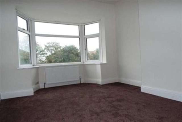  Image of 3 bedroom Semi-Detached house to rent in Crestway Blackpool FY3 at Blackpool, FY3 8PA
