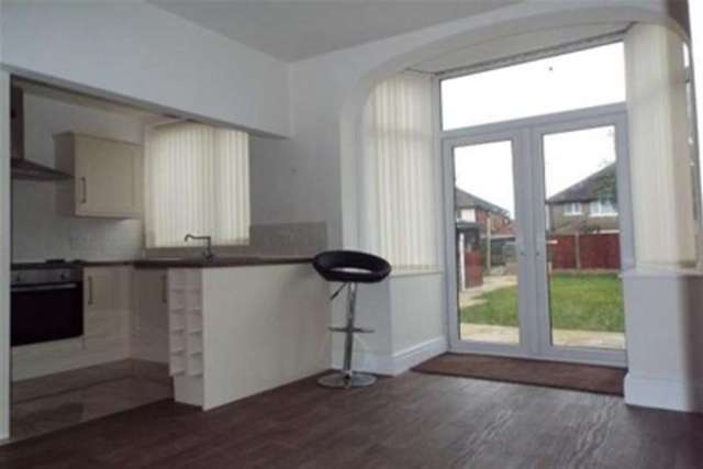  Image of 3 bedroom Semi-Detached house to rent in Crestway Blackpool FY3 at Blackpool, FY3 8PA