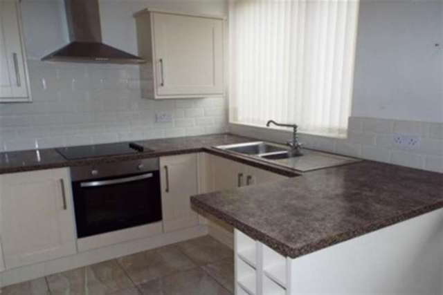  Image of 3 bedroom Semi-Detached house to rent in Crestway Blackpool FY3 at Blackpool, FY3 8PA