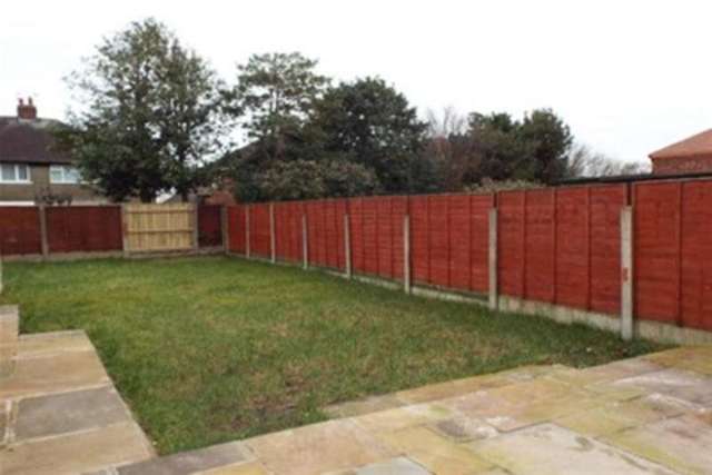  Image of 3 bedroom Semi-Detached house to rent in Crestway Blackpool FY3 at Blackpool, FY3 8PA