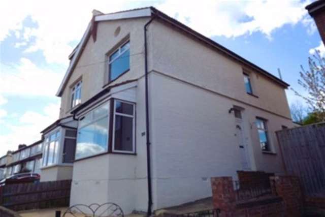  Image of 2 bedroom Detached house to rent in Cromwell Road Caterham CR3 at Caterham, CR3 5JA