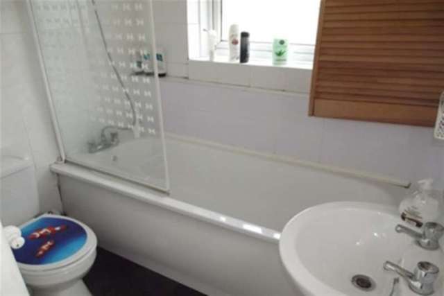  Image of 3 bedroom Detached house to rent in Glenfield Road Dover CT16 at Dover, CT16 2AL