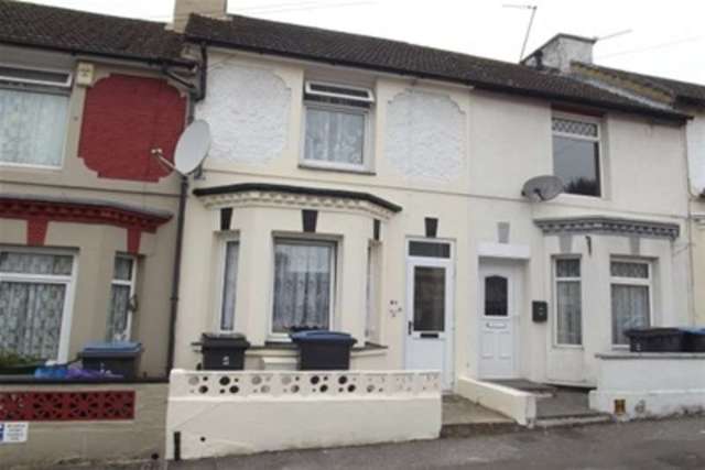  Image of 3 bedroom Detached house to rent in Glenfield Road Dover CT16 at Dover, CT16 2AL