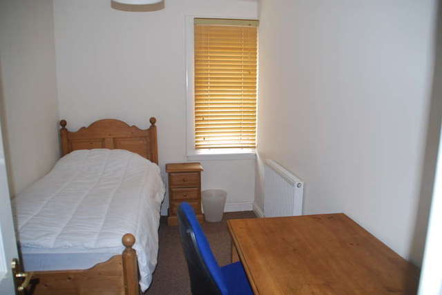  Image of 4 bedroom Terraced house for sale in Dartmouth Avenue Bath BA2 at Oldfield Park Bath Corston, BA2 1AS