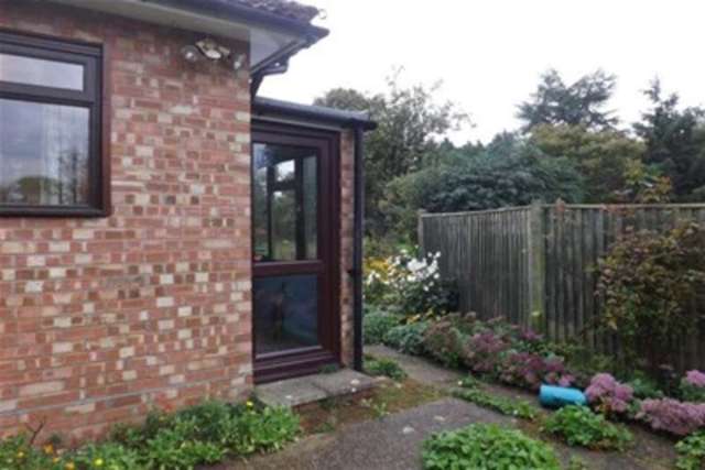  Image of 1 bedroom Flat to rent in Furzeley Corner Denmead Waterlooville PO7 at Waterlooville, PO7 6TS