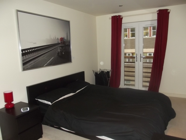  Image of 2 bedroom Apartment to rent in Dock Street Hull HU1 at Hull, HU1 3AH