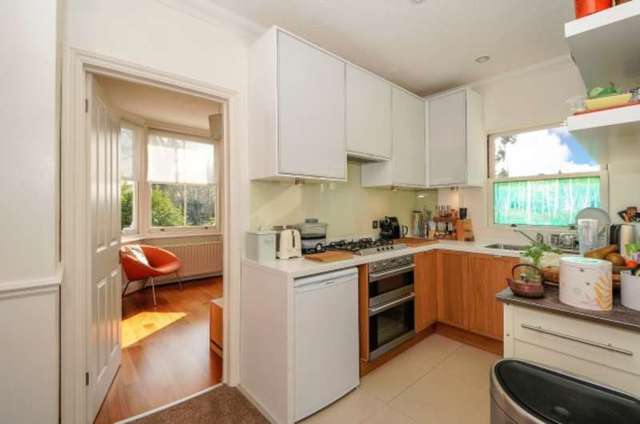  Image of 2 bedroom Flat for sale in Drakefell Road London SE4 at Drakefell Road  Brockley, SE4 2DS