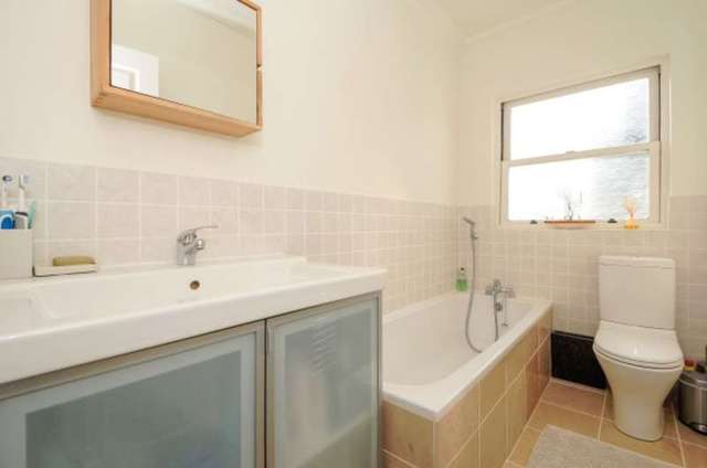 Image of 2 bedroom Flat for sale in Drakefell Road London SE4 at Drakefell Road  Brockley, SE4 2DS
