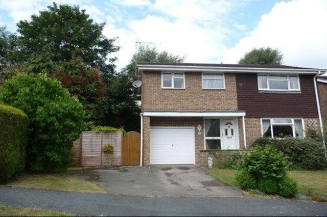  Image of 4 bedroom Detached house for sale in Dukeswood Drive Dibden Purlieu Southampton SO45 at Dukeswood Drive  Southampton, SO45 4NJ