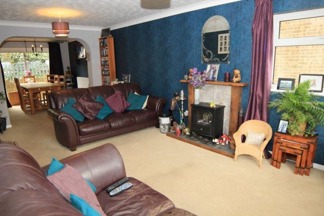  Image of 4 bedroom Detached house for sale in Dukeswood Drive Dibden Purlieu Southampton SO45 at Dukeswood Drive  Southampton, SO45 4NJ