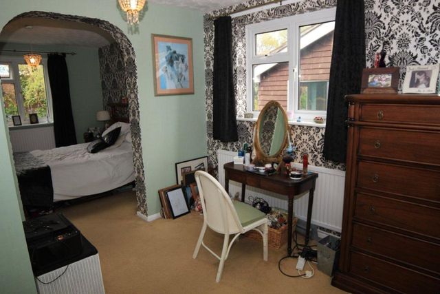  Image of 4 bedroom Detached house for sale in Dukeswood Drive Dibden Purlieu Southampton SO45 at Dukeswood Drive  Southampton, SO45 4NJ