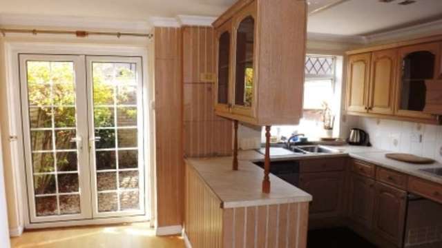  Image of 3 bedroom Terraced house for sale in Dumbreck Square Glasgow G41 at Dumbreck Square  Glasgow, G41 5SY