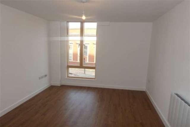  Image of 1 bedroom Flat to rent in East Street Bedminster Bristol BS3 at Bristol, BS3 4EJ