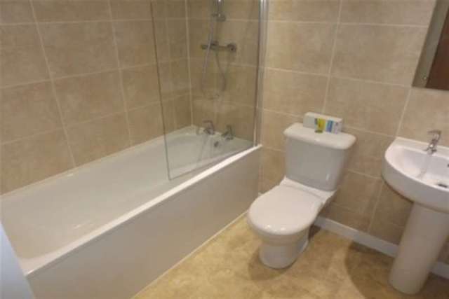  Image of 1 bedroom Flat to rent in East Street Bedminster Bristol BS3 at Bristol, BS3 4EJ