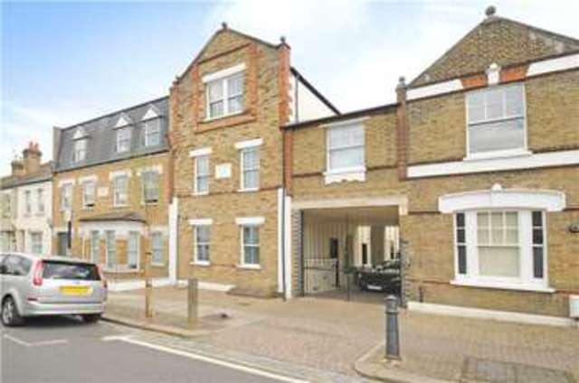  Image of 1 bedroom Flat for sale in Standen Road London SW18 at 55 Standen Road London West Hill, SW18 5TH