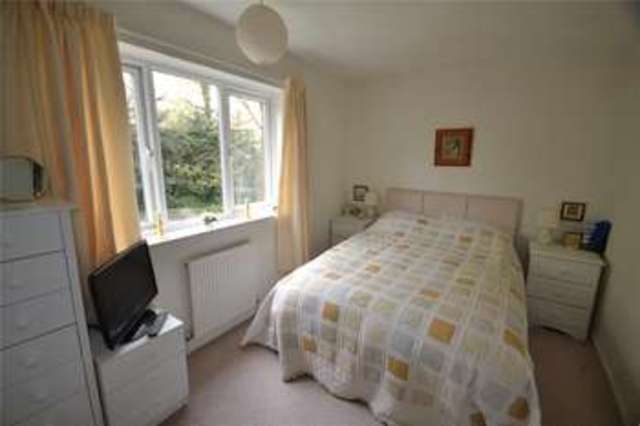  Image of 3 bedroom End of Terrace for sale in Elizabeth Close Bracknell RG12 at Bracknell Berkshire Easthampstead, RG12 9SZ