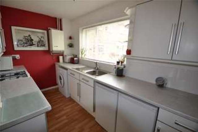  Image of 3 bedroom End of Terrace for sale in Elizabeth Close Bracknell RG12 at Bracknell Berkshire Easthampstead, RG12 9SZ