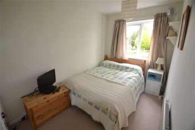  Image of 3 bedroom End of Terrace for sale in Elizabeth Close Bracknell RG12 at Bracknell Berkshire Easthampstead, RG12 9SZ