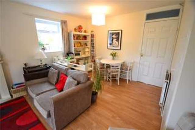  Image of 3 bedroom End of Terrace for sale in Elizabeth Close Bracknell RG12 at Bracknell Berkshire Easthampstead, RG12 9SZ