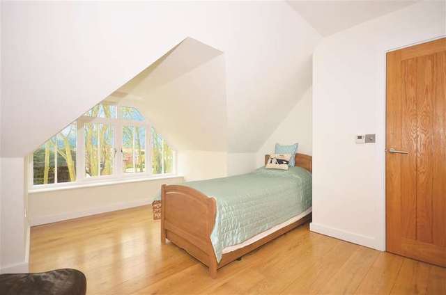  Image of 5 bedroom Detached house for sale in Elmwood Close Broadstairs CT10 at Broadstairs Kent Broadstairs, CT10 3AY