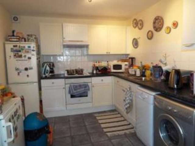  Image of 2 bedroom Flat for sale in Temple Road Epsom KT19 at Epsom Surrey Epsom, KT19 8EY