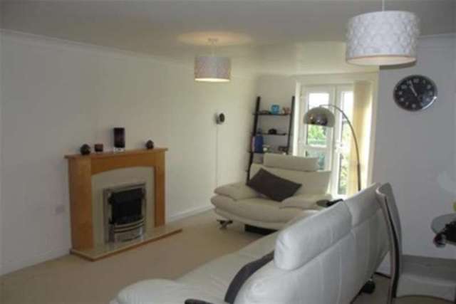  Image of 2 bedroom Flat to rent in Seabrook Mews Exeter EX2 at Exeter, EX2 7DU