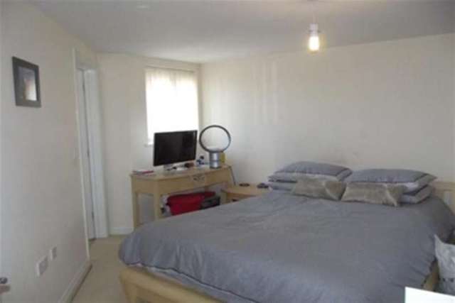  Image of 2 bedroom Flat to rent in Seabrook Mews Exeter EX2 at Exeter, EX2 7DU