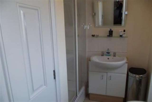  Image of 2 bedroom Flat to rent in Seabrook Mews Exeter EX2 at Exeter, EX2 7DU