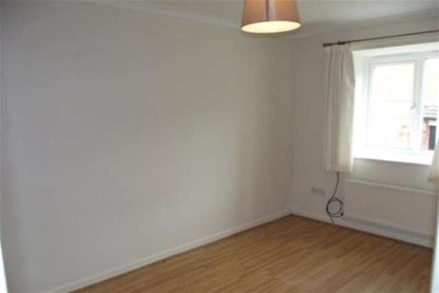  Image of 3 bedroom Terraced house to rent in Uplands Drive Exeter EX4 at Exeter, EX4 7JZ