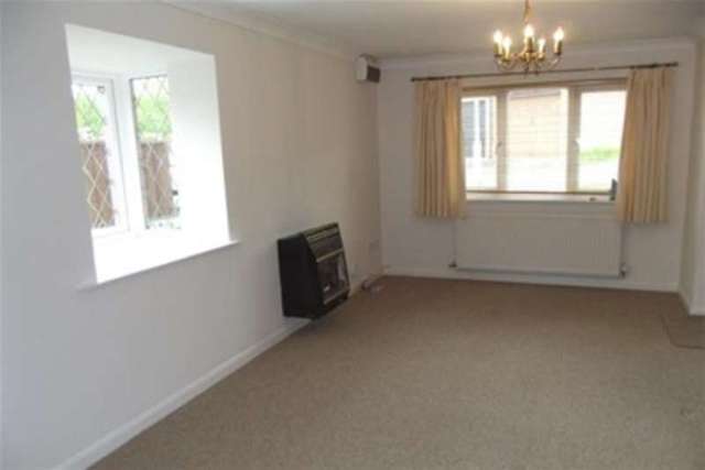  Image of 3 bedroom Terraced house to rent in Uplands Drive Exeter EX4 at Exeter, EX4 7JZ