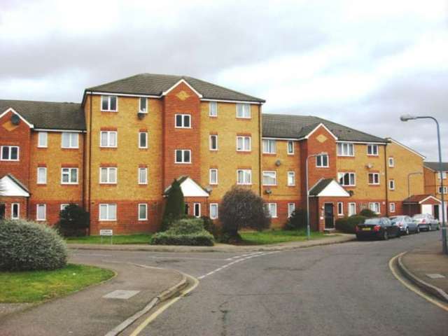  Image of 1 bedroom Flat for sale in Express Drive Goodmayes Ilford IG3 at Express Drive Goodmayes Ilford, IG3 9RD