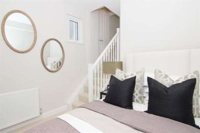  Image of 2 bedroom Flat for sale in Fairholme Road London W14 at London  Kensington & Chelsea, W14 9JX