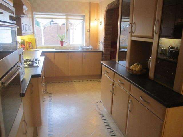  Image of 3 bedroom Bungalow to rent in Ballater Drive Houghton Green Warrington WA2 at Fearnhead Lane  Warrington, WA2 0LX