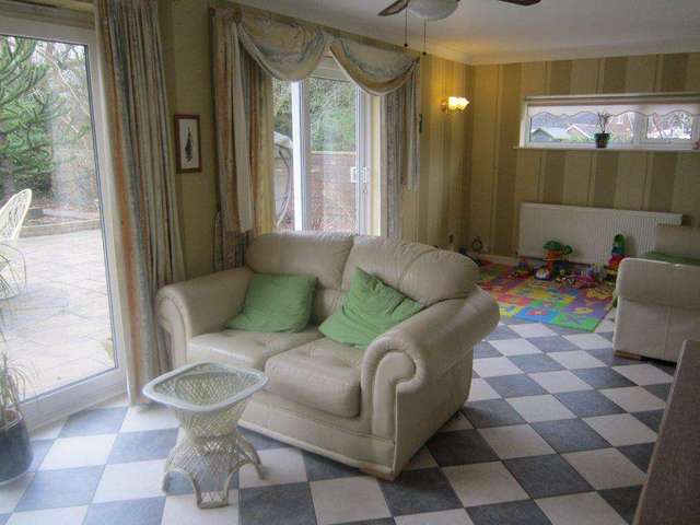  Image of 3 bedroom Bungalow to rent in Ballater Drive Houghton Green Warrington WA2 at Fearnhead Lane  Warrington, WA2 0LX