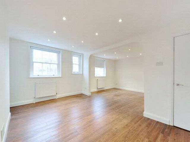 Image of 4 bedroom Flat to rent in Finchley Road London NW8 at St John`s Wood, NW8 6EB