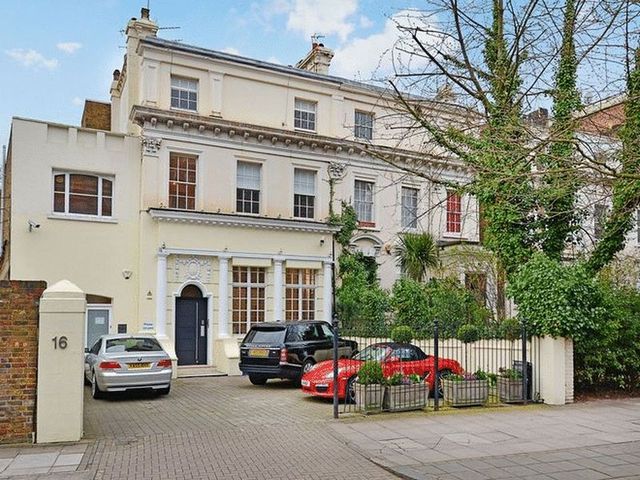  Image of 4 bedroom Flat to rent in Finchley Road London NW8 at St John`s Wood, NW8 6EB